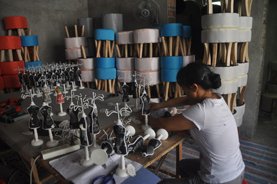 分宜高嵐鄉政府引導本地企業轉型，借力電商拓寬工藝品銷路